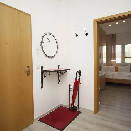 Käthe: Ruhige Sellin-ferienwohnung Mit Balkon Und Badzugang